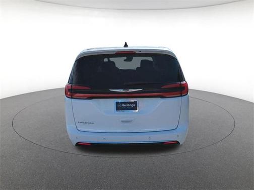2024 Chrysler Pacifica Touring-L