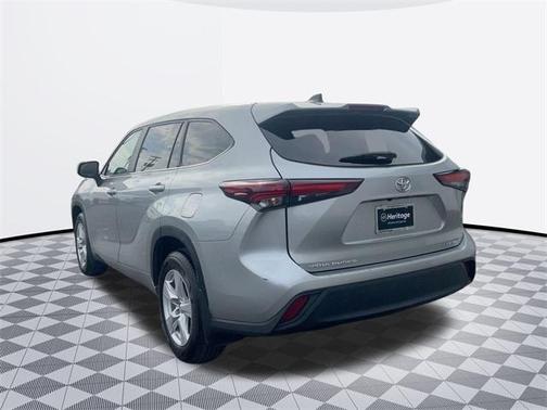 2024 Toyota Highlander LE