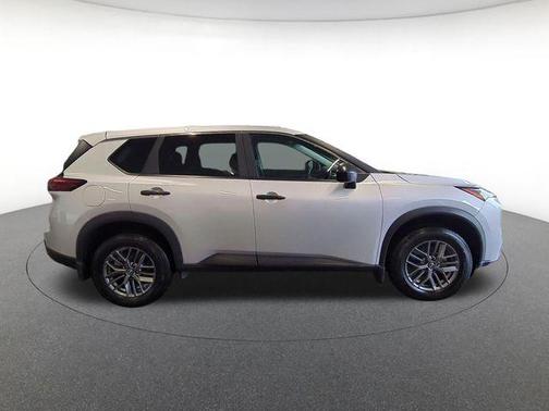 Brilliant Silver Metallic 2024 Nissan Rogue S