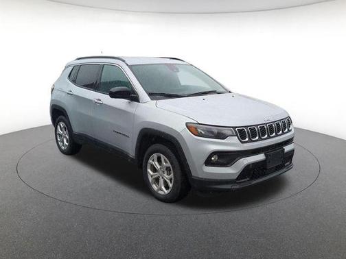Silver Zynith 2024 Jeep Compass Latitude