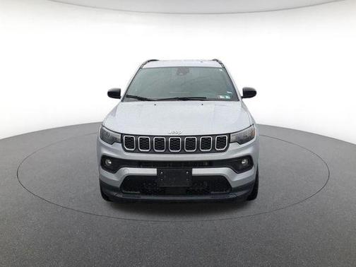 Silver Zynith 2024 Jeep Compass Latitude