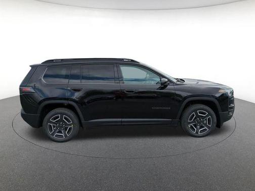 Diamond Black 2026 Jeep Cherokee LAREDO/LIMITED