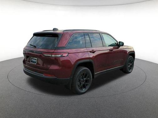 2026 Jeep Grand Cherokee Laredo