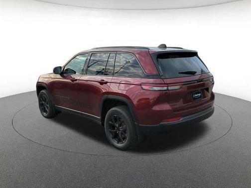 2026 Jeep Grand Cherokee Laredo