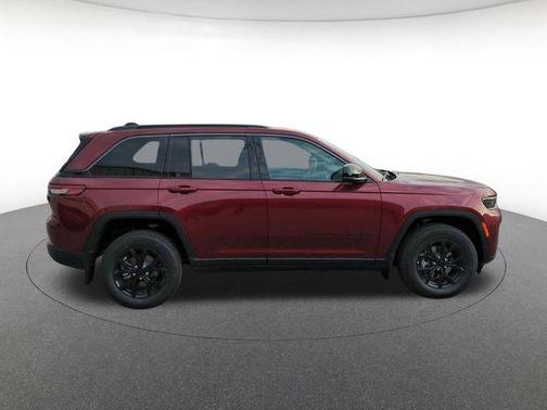 2026 Jeep Grand Cherokee Laredo