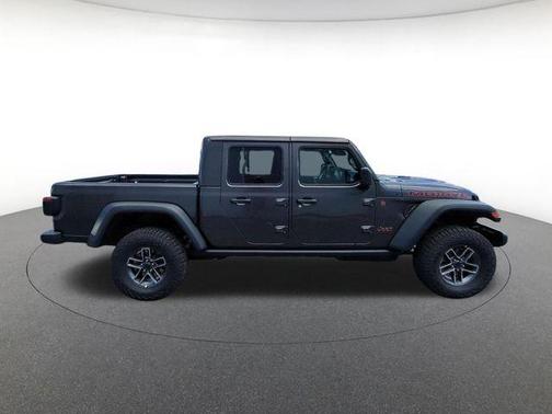 Granite Crystal Clearcoat Metallic 2026 Jeep Gladiator Mojave