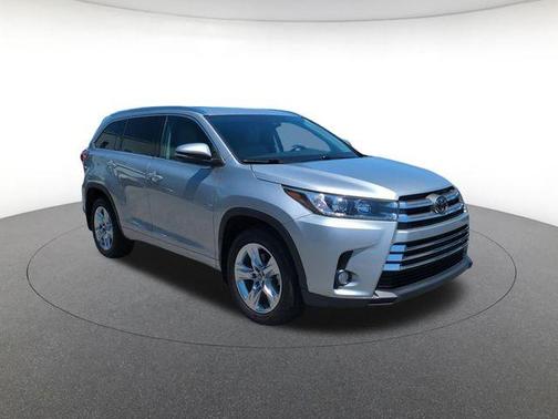 Celestial Silver Metallic 2017 Toyota Highlander Limited