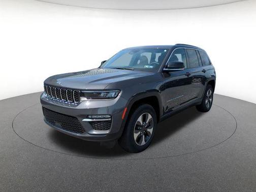 Metallic 2024 Jeep Grand Cherokee 4xe Base