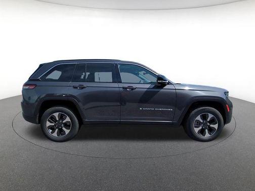 Metallic 2024 Jeep Grand Cherokee 4xe Base