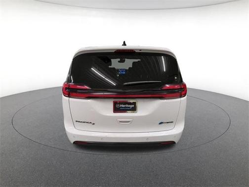 2024 Chrysler Pacifica Hybrid Select