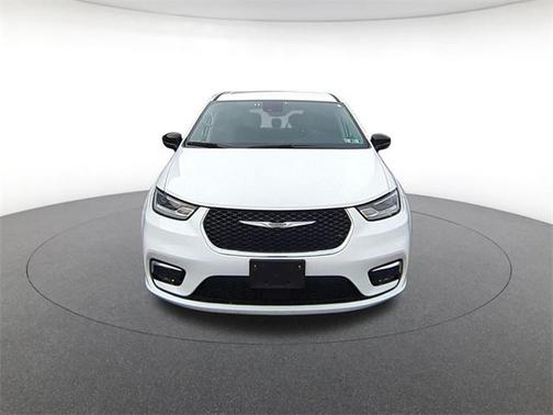 2024 Chrysler Pacifica Touring-L