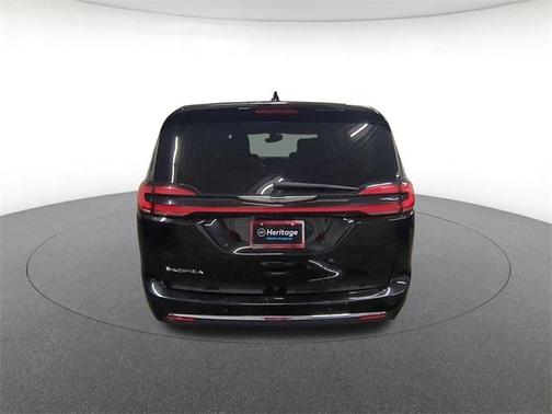 2024 Chrysler Pacifica Touring-L