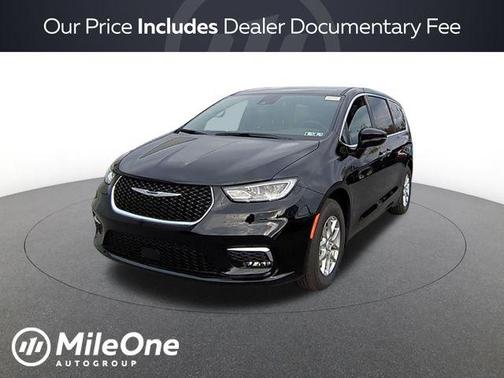 Diamond Black 2026 Chrysler Pacifica Select