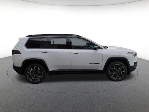 Bright White Clearcoat 2026 Jeep Cherokee Overland