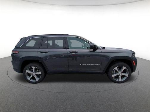Metallic 2026 Jeep Grand Cherokee Limited