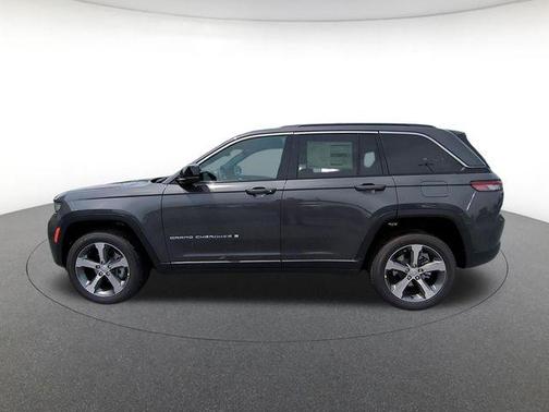 Metallic 2026 Jeep Grand Cherokee Limited