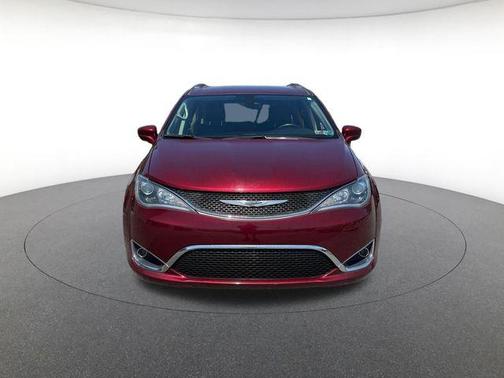 Velvet 2019 Chrysler Pacifica Touring-L