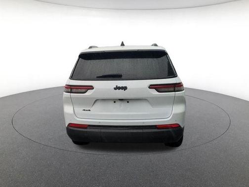 Bright White Clearcoat 2023 Jeep Grand Cherokee L Laredo