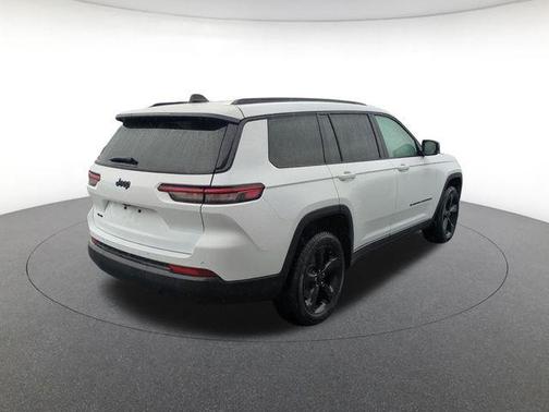 Bright White Clearcoat 2023 Jeep Grand Cherokee L Laredo