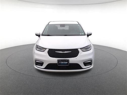 2023 Chrysler Pacifica Touring-L