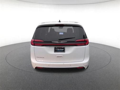 2023 Chrysler Pacifica Touring-L