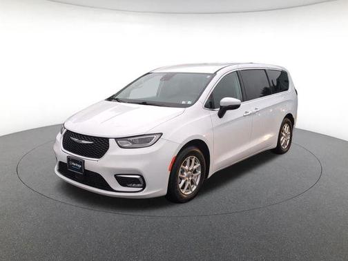 2023 Chrysler Pacifica Touring-L