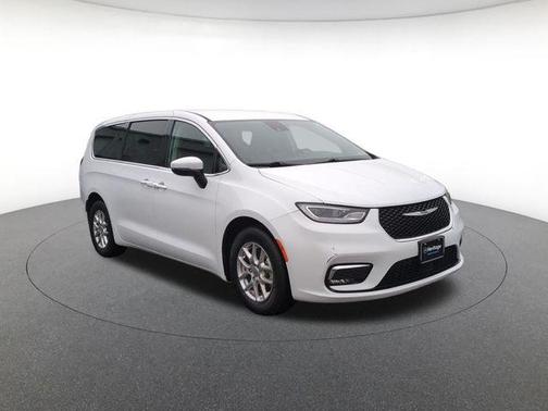 2023 Chrysler Pacifica Touring-L