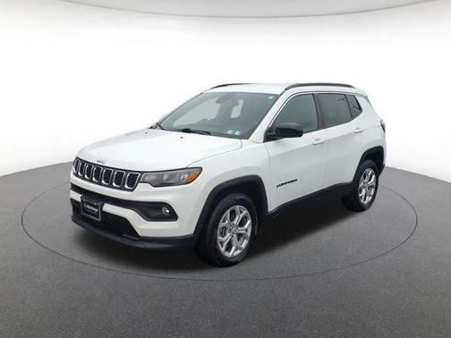 Bright White Clearcoat 2024 Jeep Compass Latitude