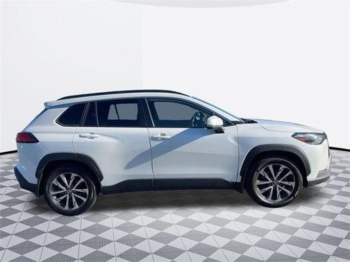 2022 Toyota Corolla Cross XLE