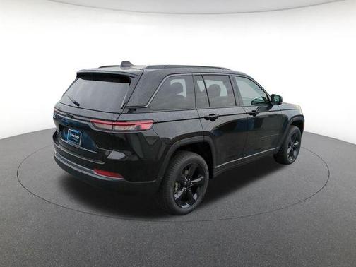 Diamond Black 2026 Jeep Grand Cherokee Limited
