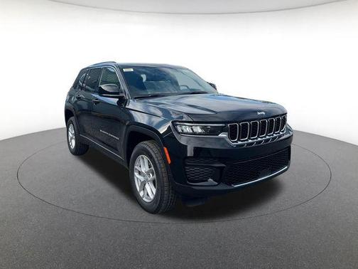 Diamond Black 2025 Jeep Grand Cherokee Laredo X