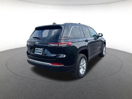 Diamond Black 2025 Jeep Grand Cherokee Laredo X
