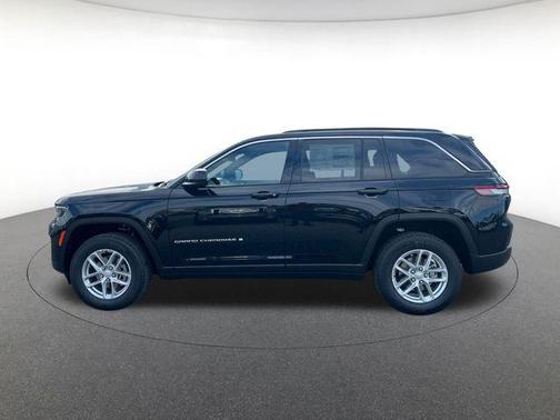 Diamond Black 2025 Jeep Grand Cherokee Laredo X