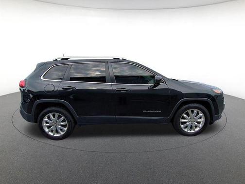 Brilliant Black Crystal Pearlcoat 2016 Jeep Cherokee Limited