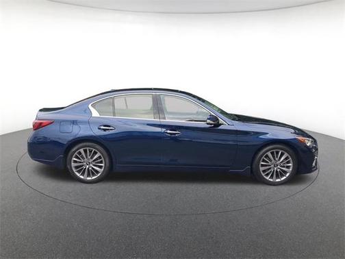 2022 INFINITI Q50 LUXE