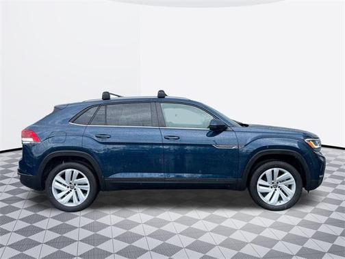 2022 Volkswagen Atlas Cross Sport 2.0T SE w/Technology
