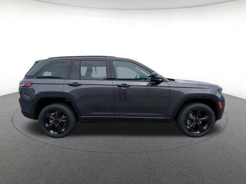 Metallic 2026 Jeep Grand Cherokee Limited