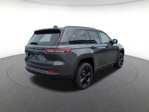 Metallic 2026 Jeep Grand Cherokee Limited