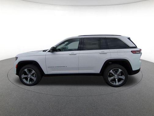 Bright White Clearcoat 2026 Jeep Grand Cherokee Limited