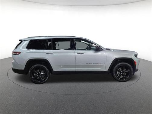 2022 Jeep Grand Cherokee L Laredo