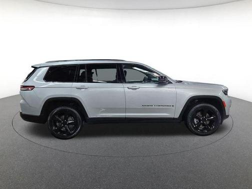 2022 Jeep Grand Cherokee L Laredo