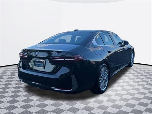 2025 BMW 540 i xDrive