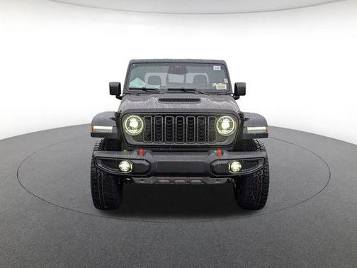 Black Clearcoat 2026 Jeep Gladiator Mojave