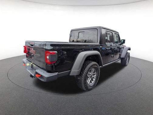 Black Clearcoat 2026 Jeep Gladiator Mojave