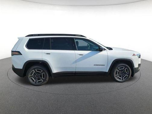 Bright White Clearcoat 2026 Jeep Cherokee LAREDO/LIMITED