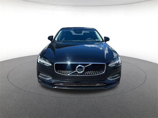 2018 Volvo S90 T6 Momentum