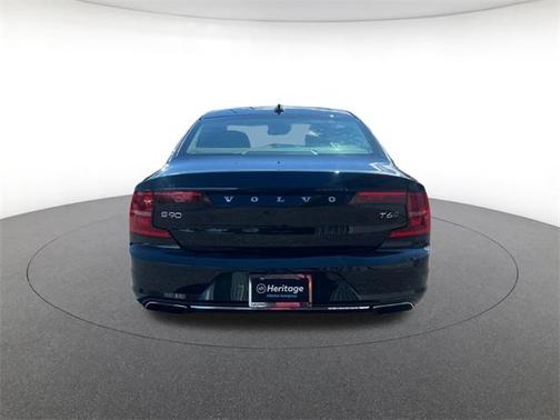 2018 Volvo S90 T6 Momentum