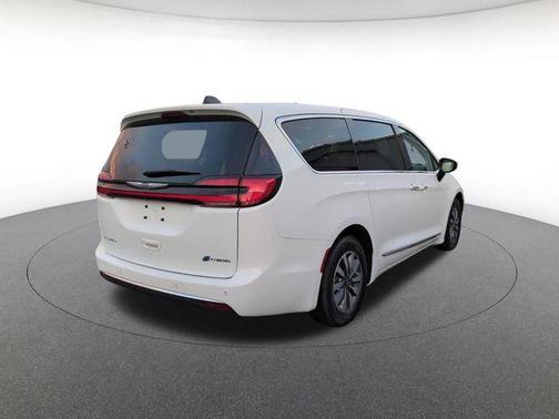 Bright White Clearcoat 2023 Chrysler Pacifica Hybrid Limited