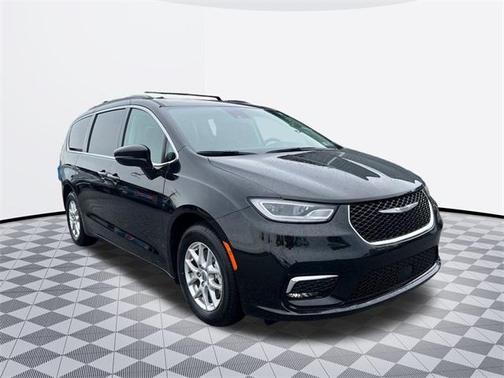 2022 Chrysler Pacifica Touring-L