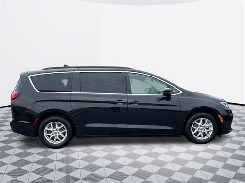 2022 Chrysler Pacifica Touring-L